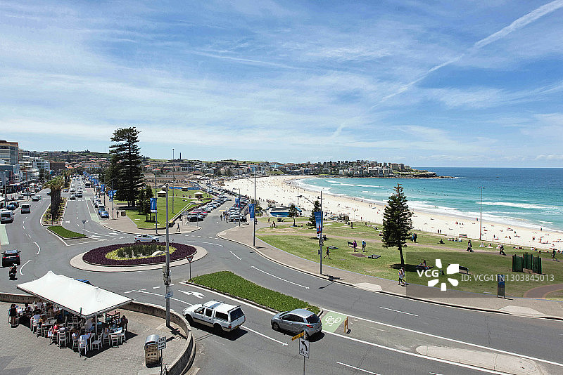 澳大利亚邦迪海滩的晴朗夏日图片素材