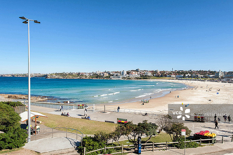 阳光明媚的澳大利亚邦迪海滩图片素材