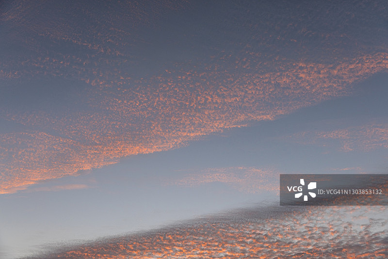 日出时的彩霞图片素材