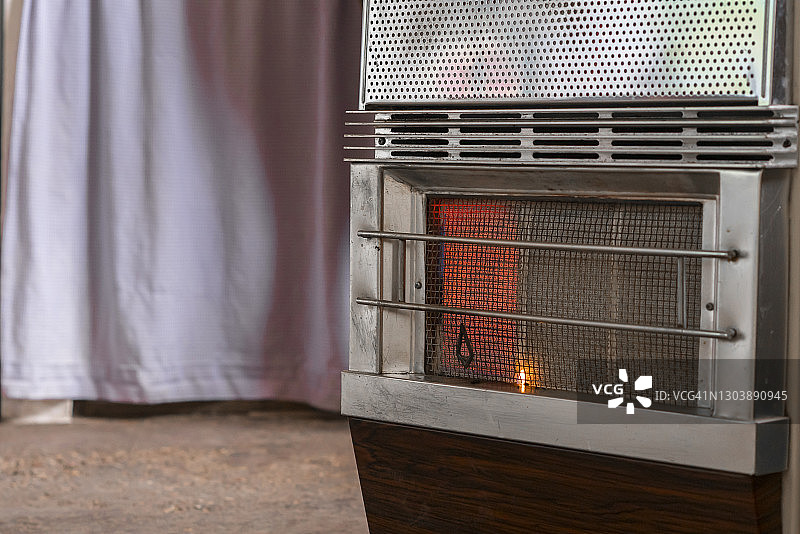 旧房中的复古风格丁烷加热节能概念图片素材