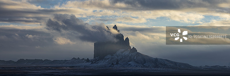 日落时的希普罗克岩图片素材