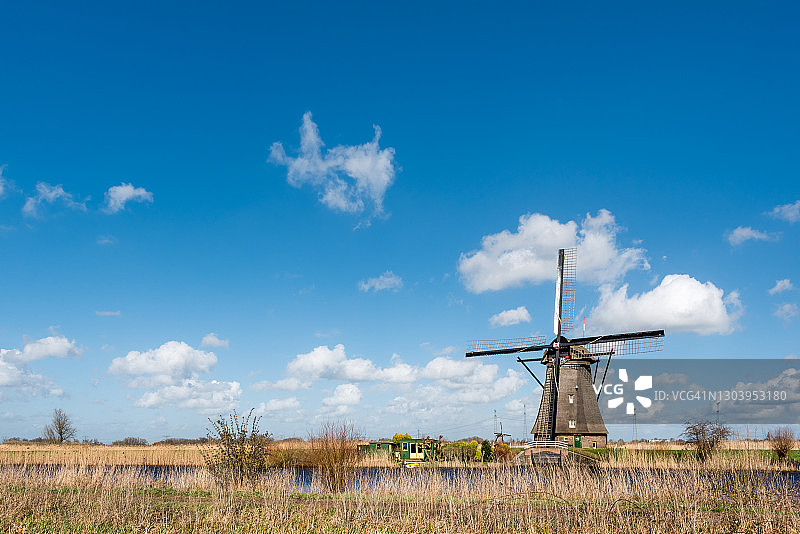荷兰的蓝天风车图片素材