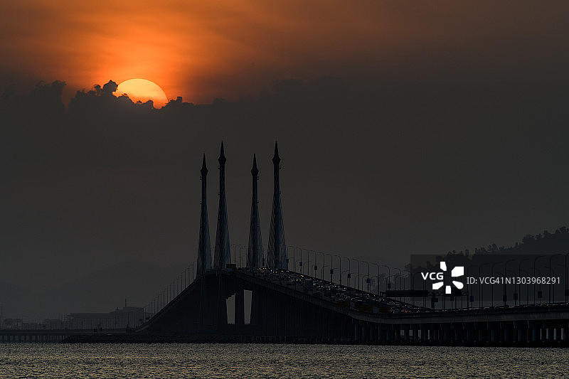 槟城大桥日出图片素材