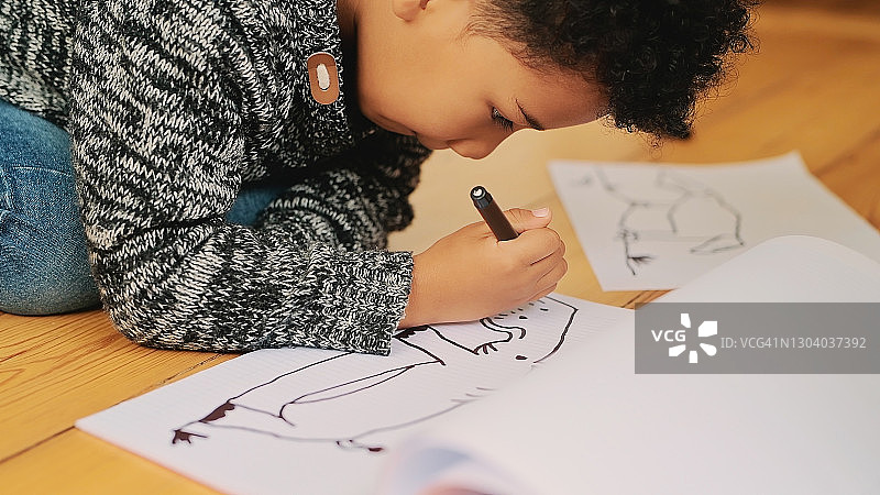 没有什么比艺术更能激发成长中的思维图片素材