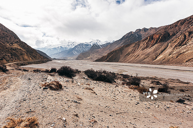 通往木斯塘的路图片素材