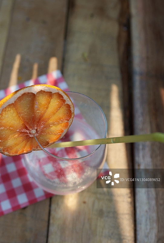 金汤力配橙子片图片素材
