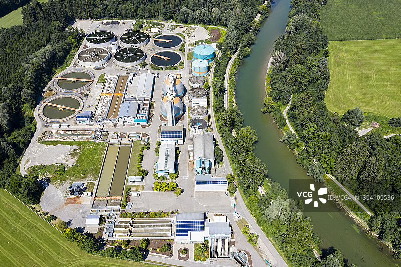 高空拍摄的废水净化图片素材