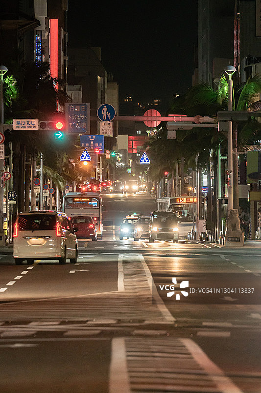 日本那霸市的城市道路图片素材