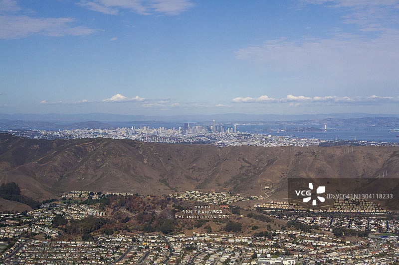 远眺旧金山的工业城市南旧金山图片素材