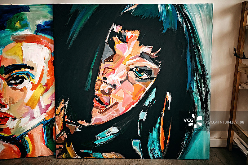 女性面部的油漆，丙烯酸涂料图片素材