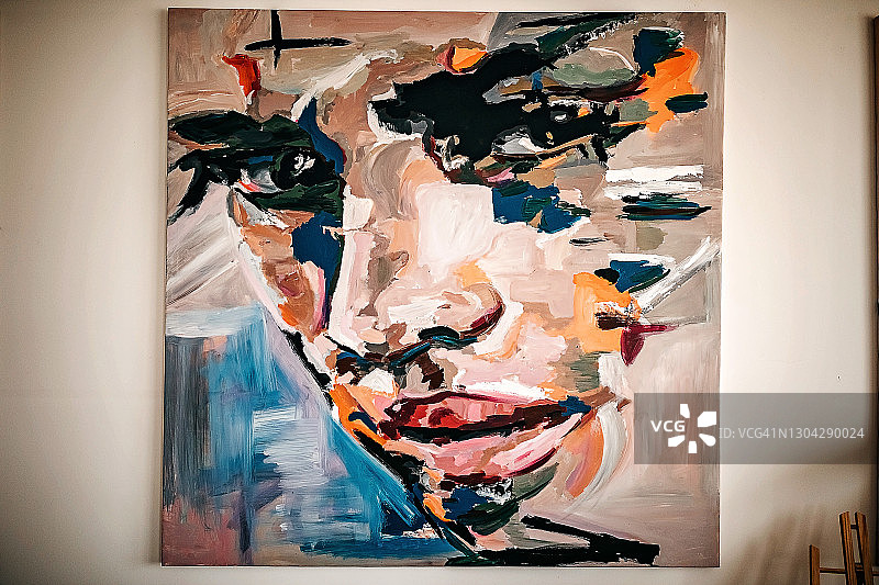 女性面部的油漆，丙烯酸涂料图片素材