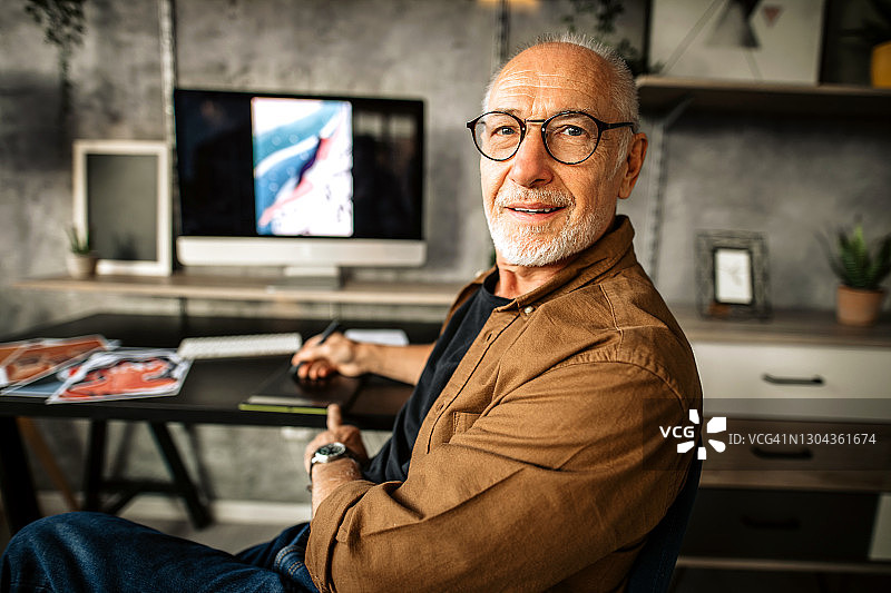 在家办公的下午图片素材