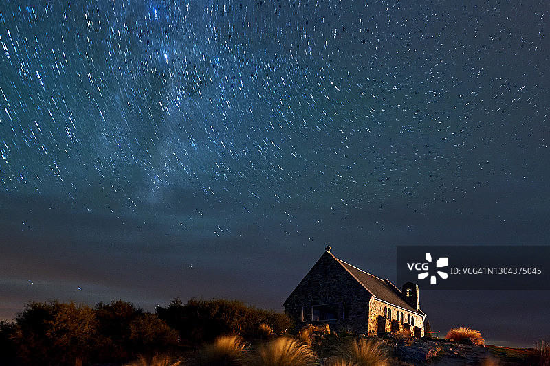 新西兰特卡波湖好牧羊人教堂午夜景色图片素材