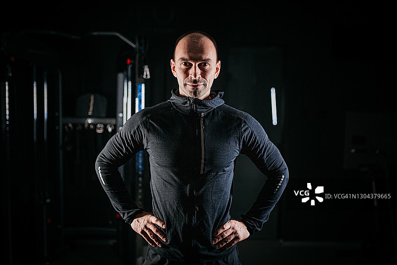 健身房里的私人教练画像图片素材