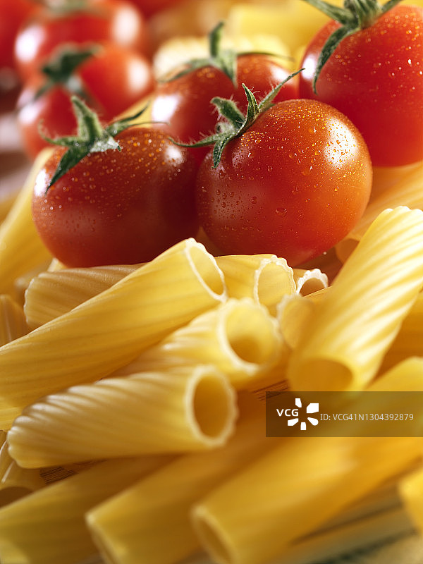 未煮过的面条图片素材