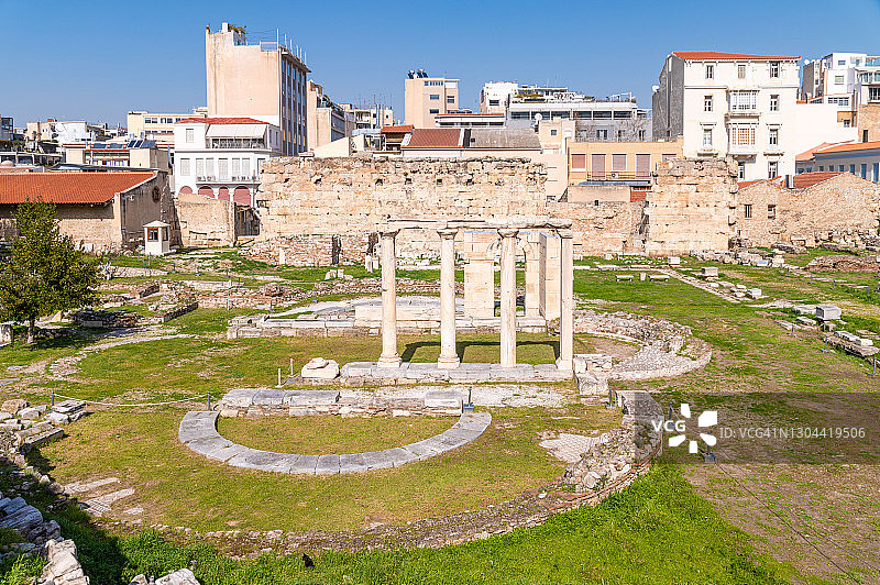 雅典哈德良图书馆考古遗址中的四叶形教堂遗迹图片素材