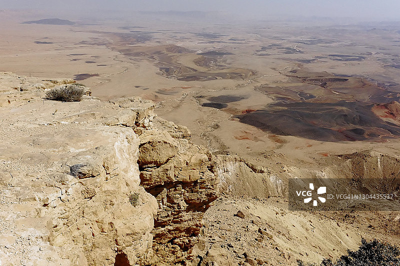 内盖夫沙漠拉蒙火山口上空，月球景观图片素材