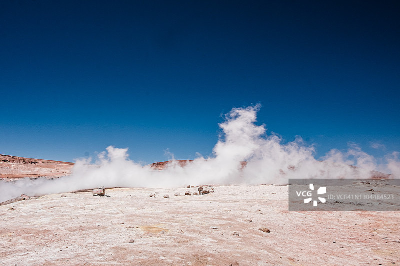 晨曦间歇泉图片素材