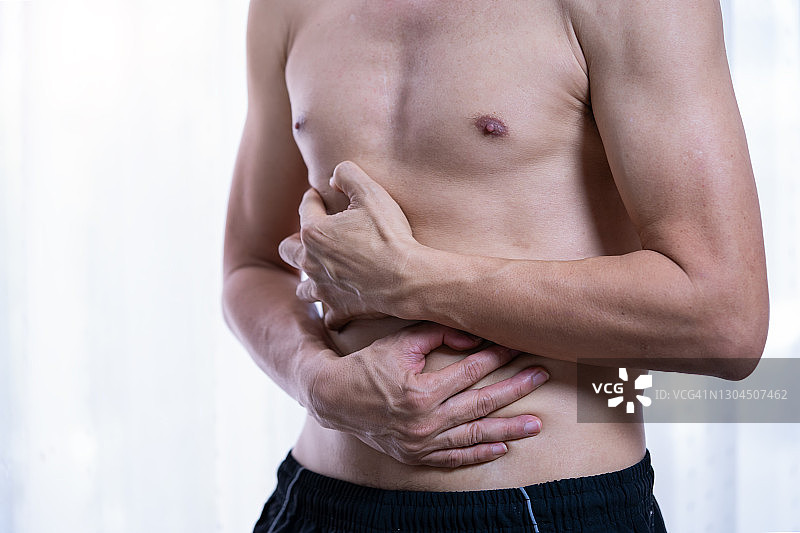 肚子疼的男人图片素材