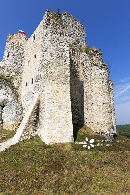 位于波兰侏罗纪高地米罗夫的中世纪哥特式米罗夫城堡图片素材