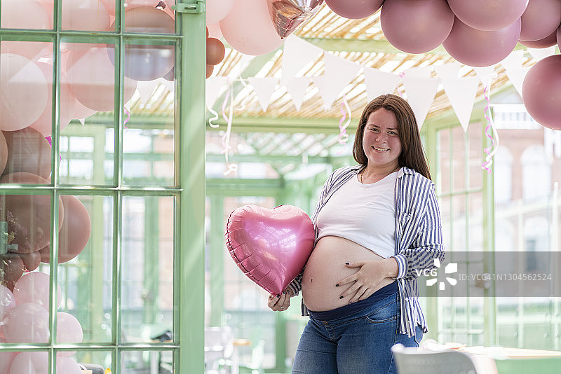 孕妇庆祝母亲节图片素材