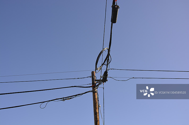 固定电话电源线交叉图片素材