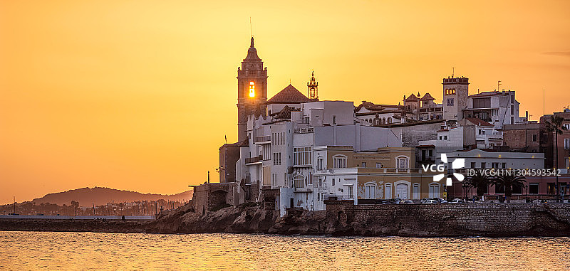 锡切斯日落，加泰罗尼亚，西班牙图片素材