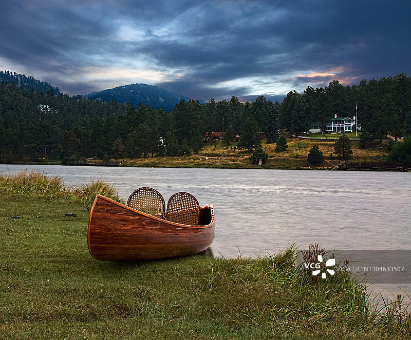 木制独木舟图片素材