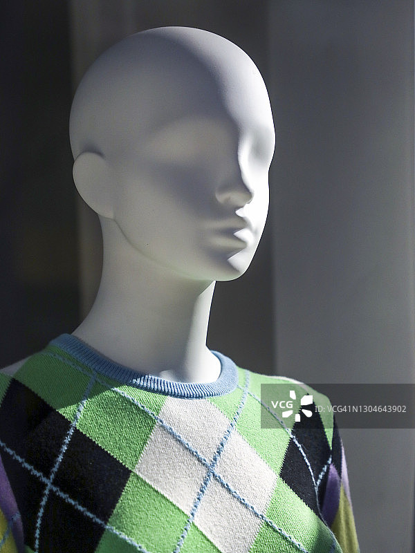 穿着毛衣的女人体模特图片素材