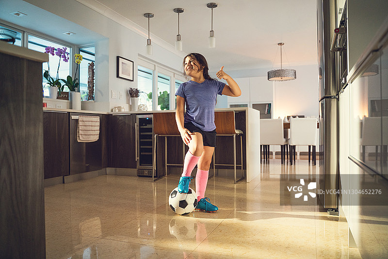 足球女孩力量图片素材
