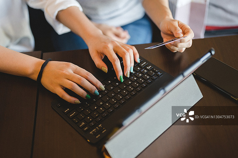 便捷的在线购物图片素材