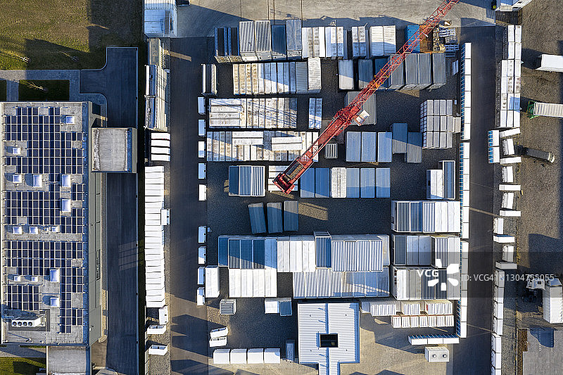 配送仓库上的专用集装箱鸟瞰图片素材