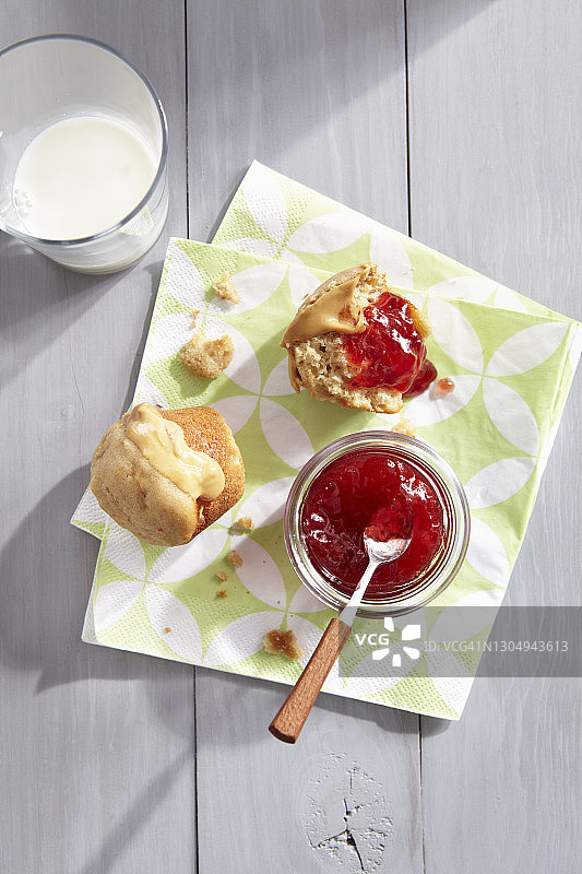 香蕉花生酱松饼图片素材