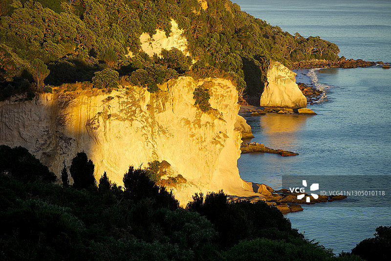 教堂湾附近的石灰岩悬崖图片素材