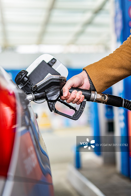 汽车加油特写图片素材