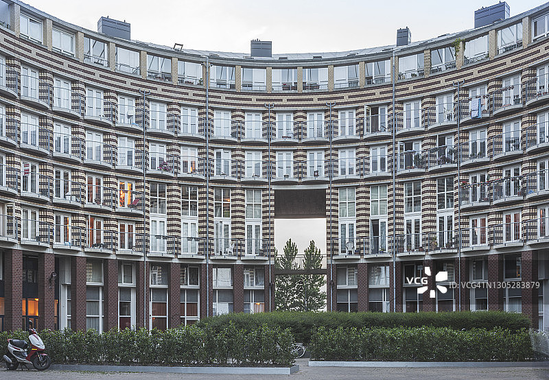 阿姆斯特丹的现代公寓楼图片素材