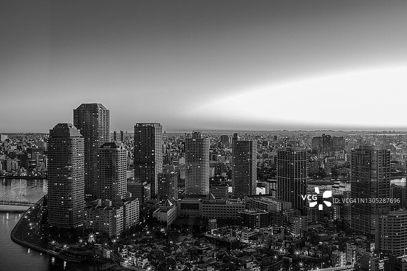 从筑地眺望东京的清晨远景图片素材