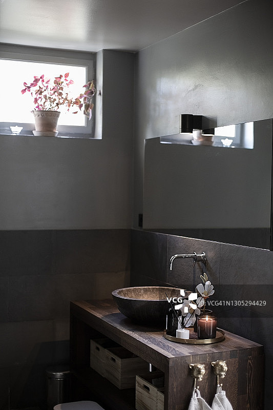 家中照明浴室内部图片素材