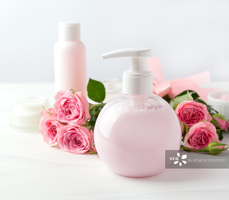 化妆品塑料瓶图片素材