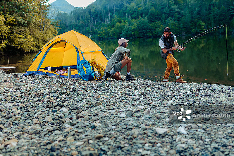 周末是用来钓鱼的图片素材