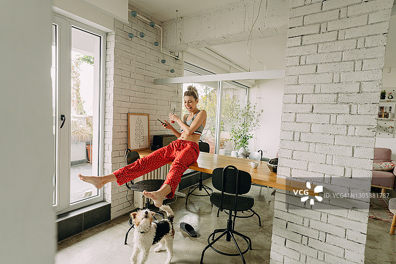 构成美好早晨的小物件图片素材