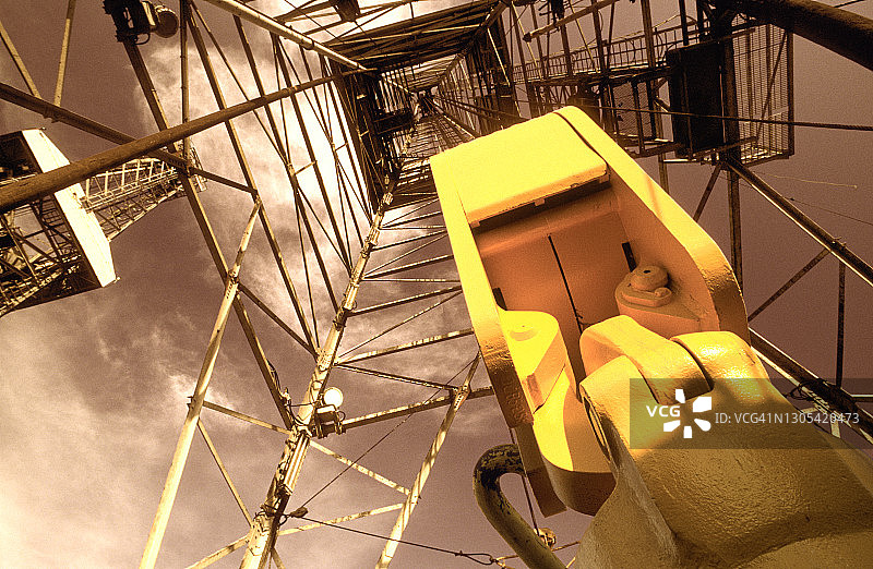 油田机械，石油化工厂图片素材