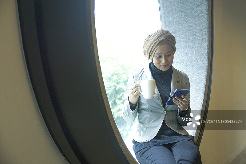 看手机图片素材