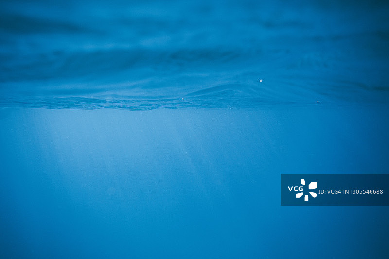 蓝色岛屿水景图片素材