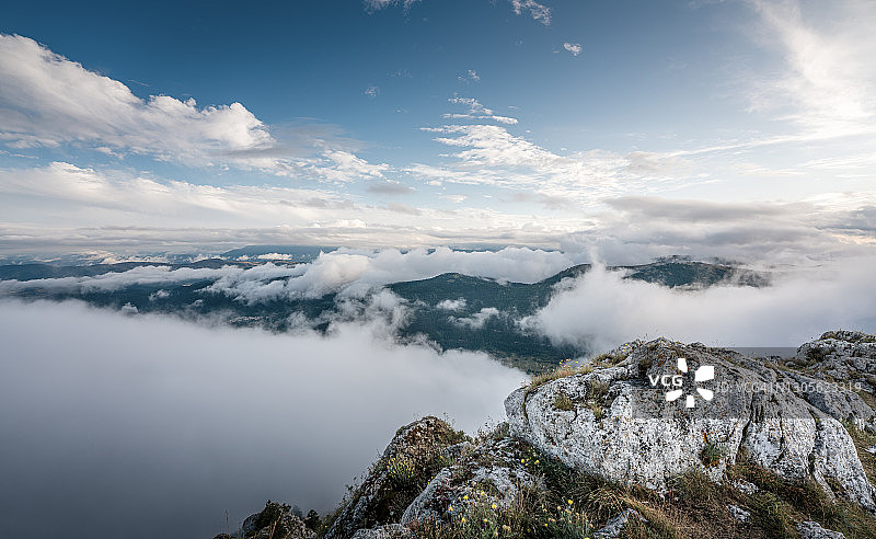 意大利阿布鲁佐的云景和景观图片素材