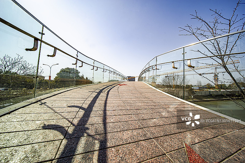 高架桥下的高速公路图片素材