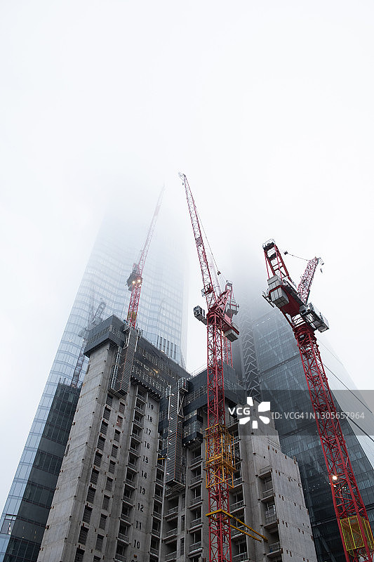封锁期间停工的伦敦建筑吊车图片素材