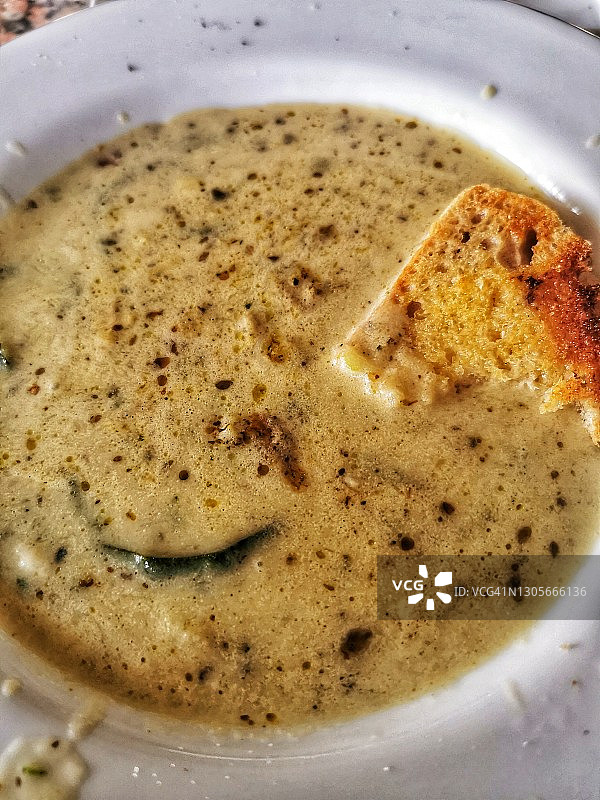 西葫芦和意大利蓝纹奶酪汤图片素材