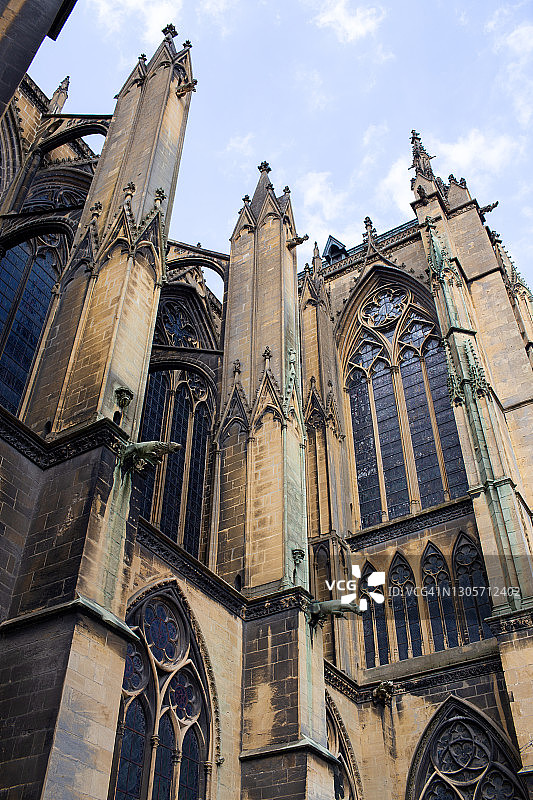 仰视梅斯大教堂图片素材