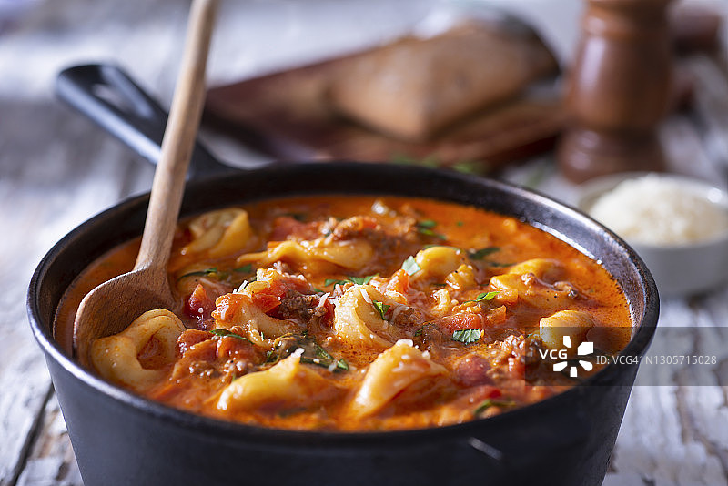 意式饺子汤图片素材